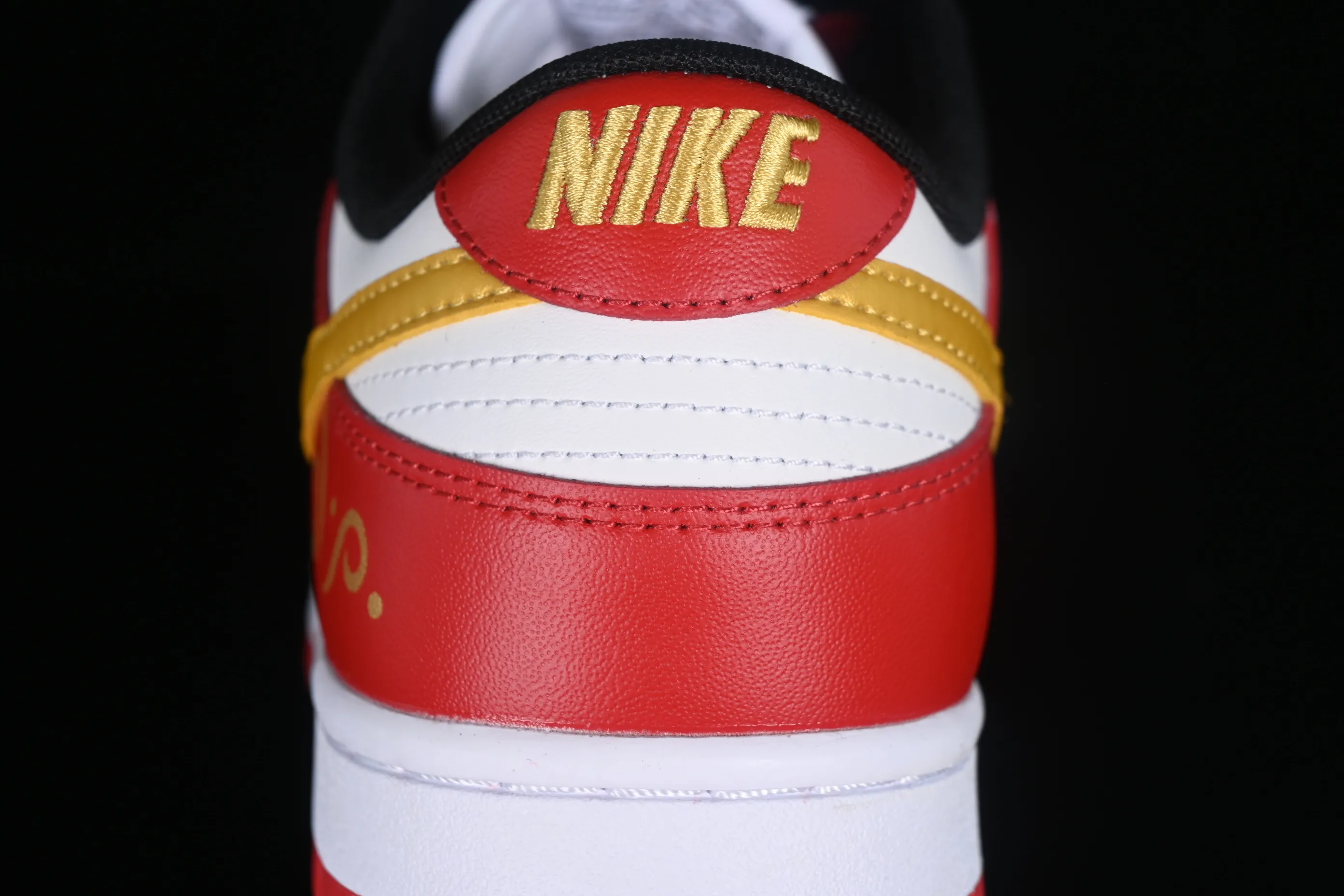 All Categories Nk SB Dunk Series Nk SB Dunk Low Low-top Sneakers Nk Dunk Low Customized Series Chinese Style-Dragon and Phoenix Festive Wedding Shoes FD9762-061